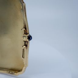 Goldene Zigarettendose
